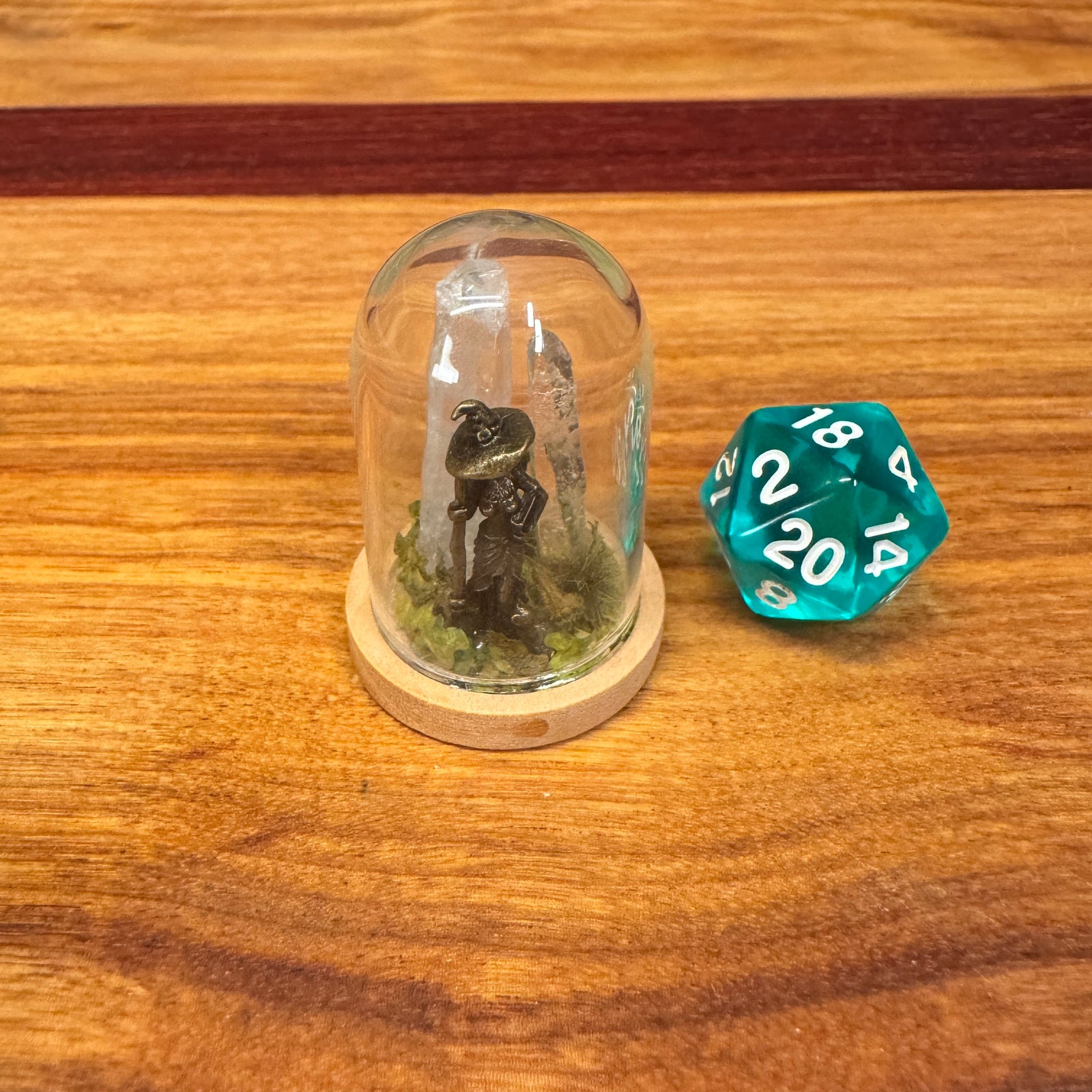 Little Glass Dome - Witch with crystals
