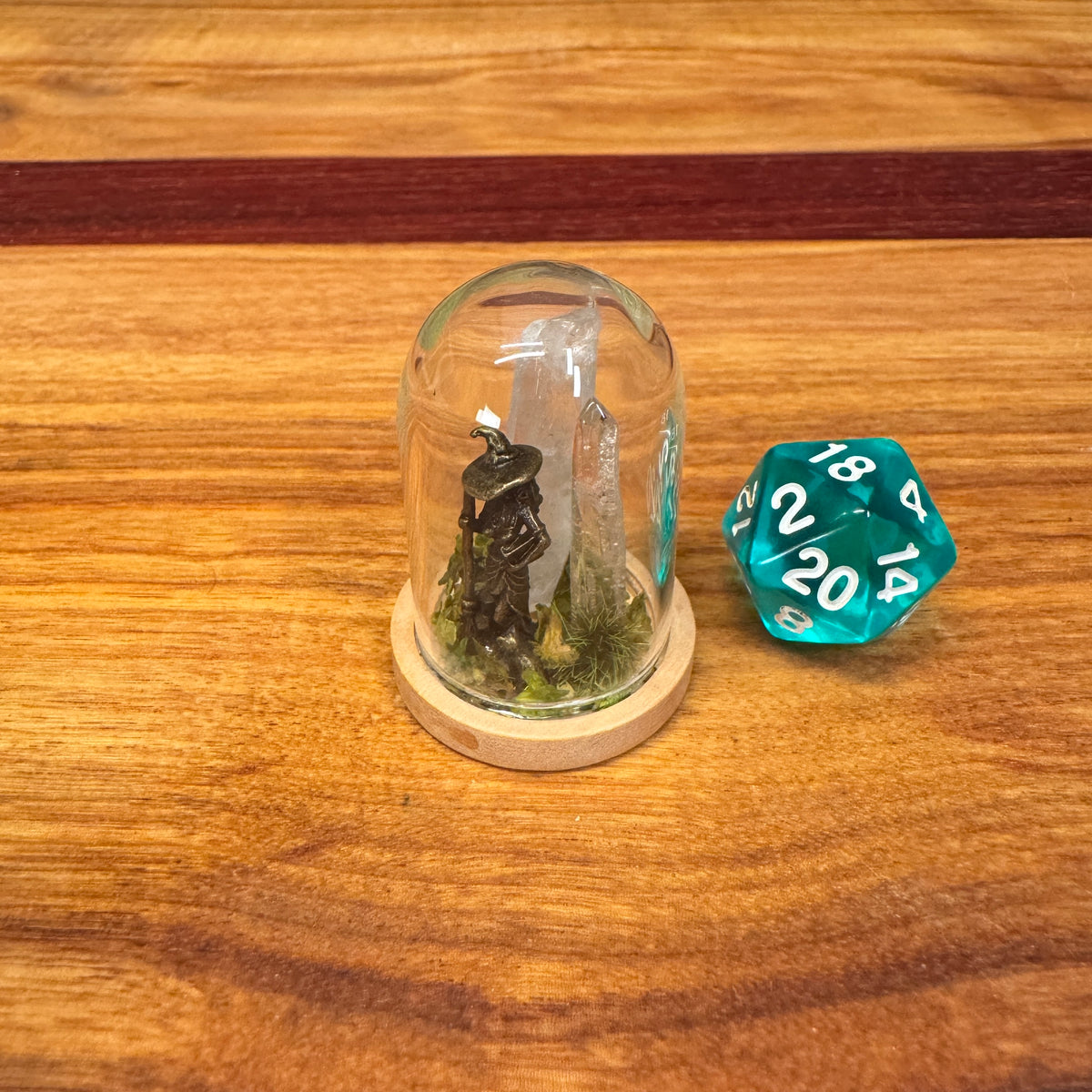 Little Glass Dome - Witch with crystals