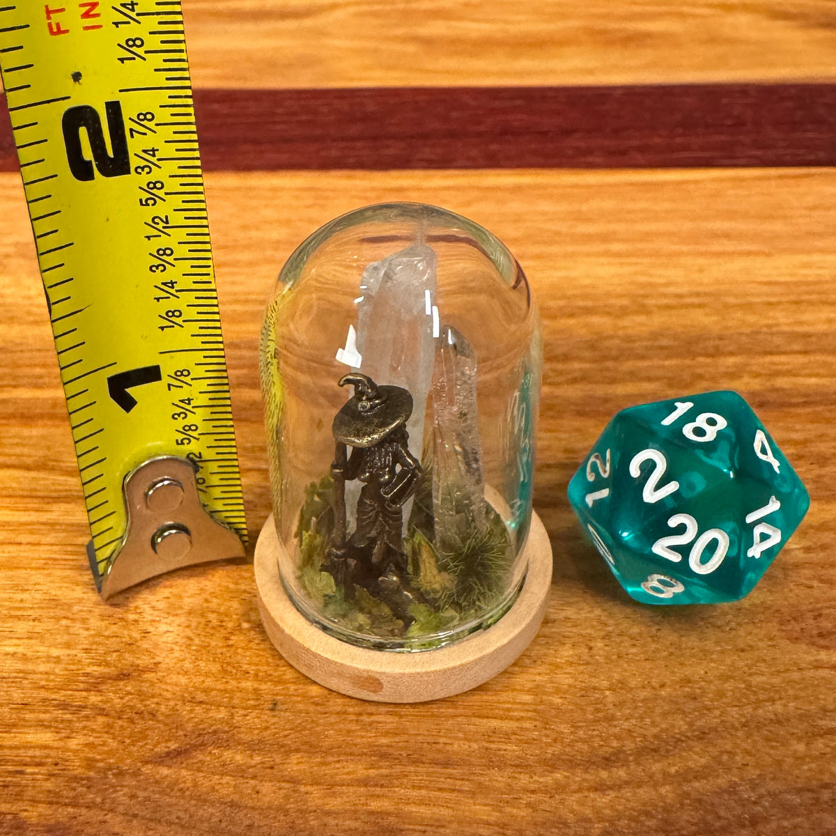 Little Glass Dome - Witch with crystals